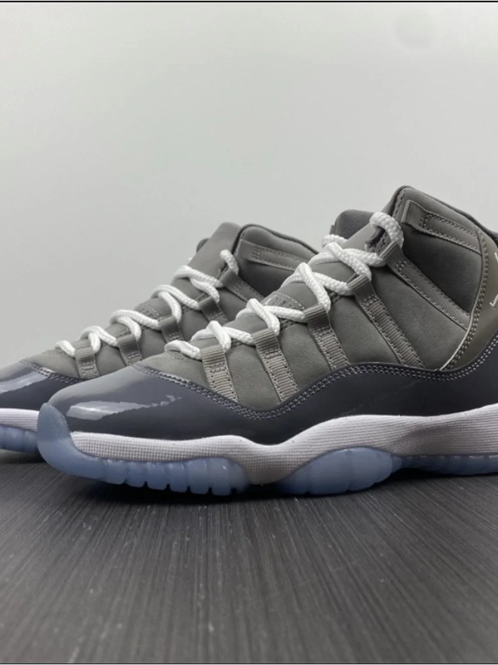 Jordan Men’s Retro 11 Low Grey White